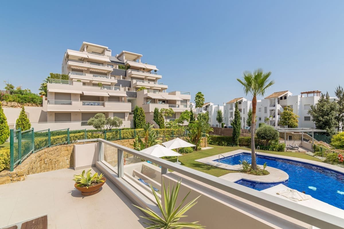 3 bedroom Apartment for sale in Los Arqueros with pool garage - € 850,000 (Ref: 9471785)