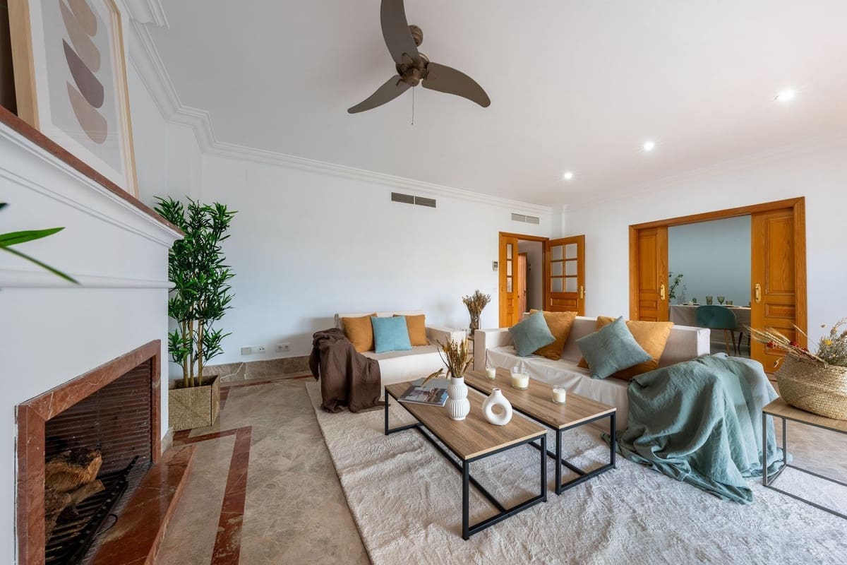3 chambre Villa/Maison Semi-Mitoyenne à vendre à Marbella avec piscine garage - 849 000 € (Ref: 9473338)