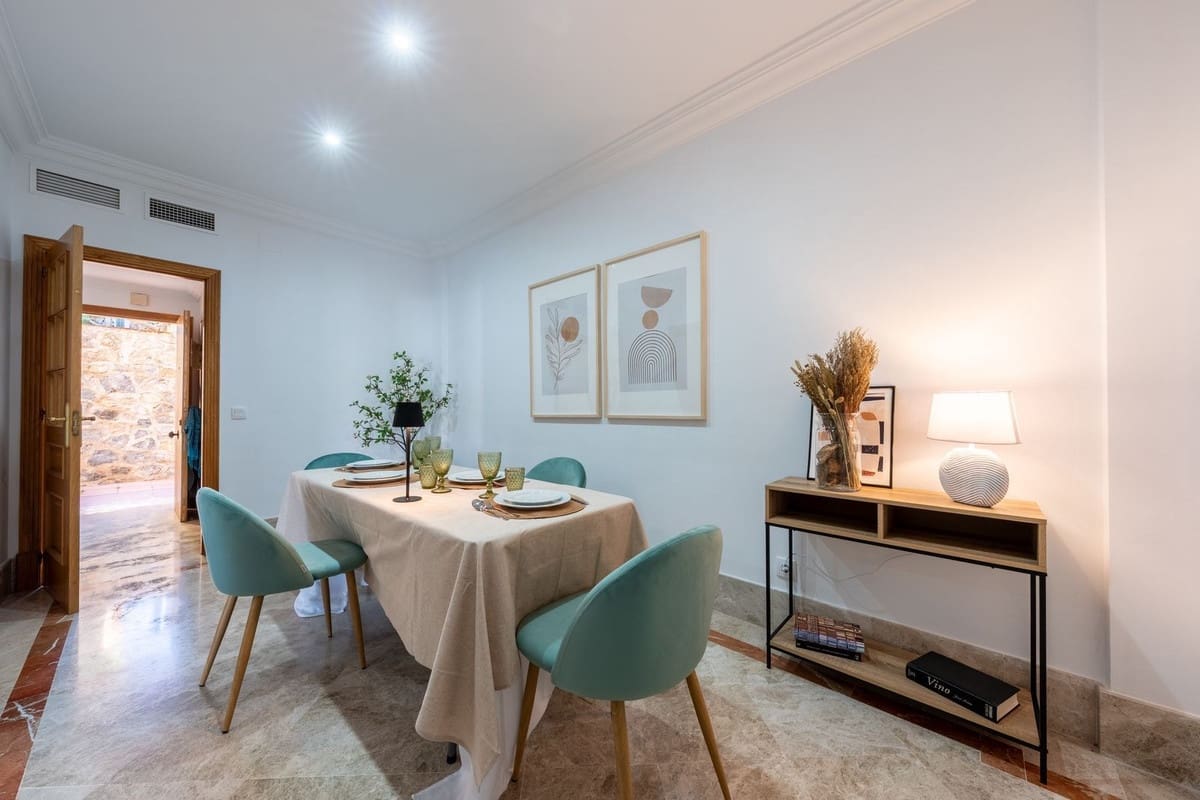 3 chambre Villa/Maison Semi-Mitoyenne à vendre à Marbella avec piscine garage - 849 000 € (Ref: 9473338)