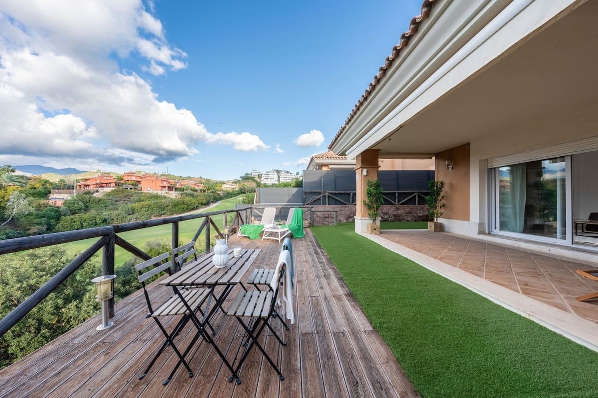 3 chambre Villa/Maison Semi-Mitoyenne à vendre à Marbella avec piscine garage - 849 000 € (Ref: 9473338)