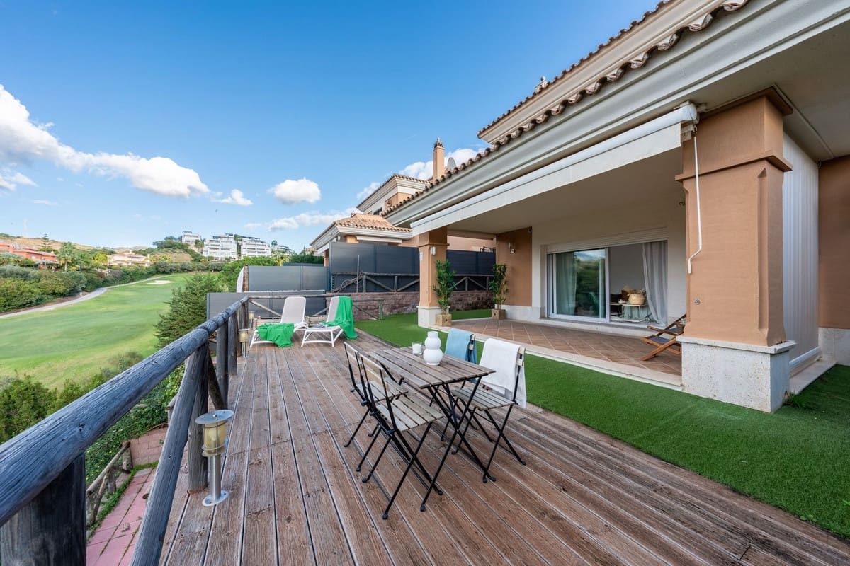 3 chambre Villa/Maison Semi-Mitoyenne à vendre à Marbella avec piscine garage - 849 000 € (Ref: 9473338)