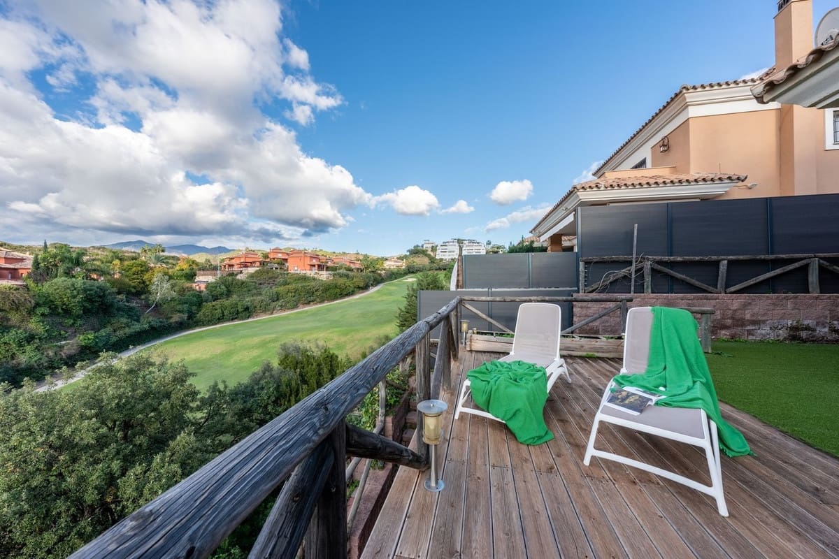 3 chambre Villa/Maison Semi-Mitoyenne à vendre à Marbella avec piscine garage - 849 000 € (Ref: 9473338)