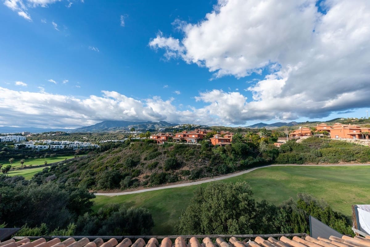 3 chambre Villa/Maison Semi-Mitoyenne à vendre à Marbella avec piscine garage - 849 000 € (Ref: 9473338)