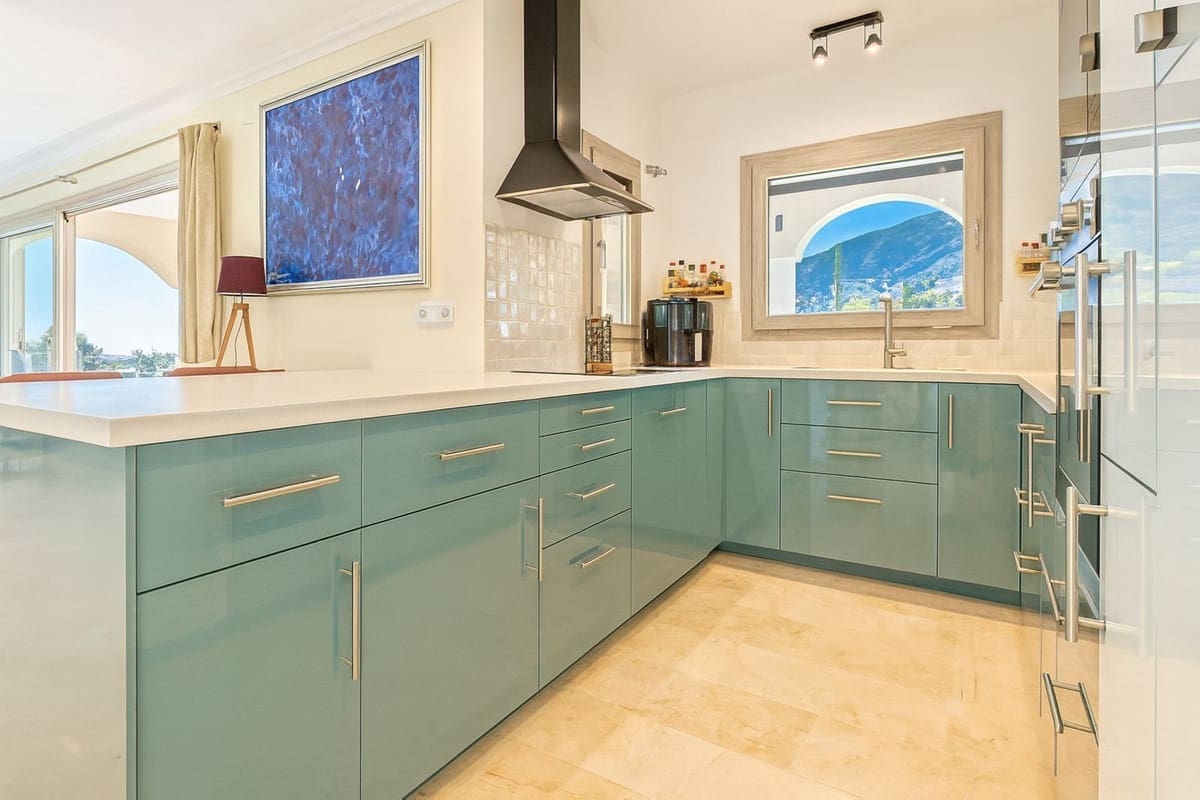 4 sypialnia Willa na sprzedaż w Mijas z basenem garażem - 869 000 € (Ref: 9475675)