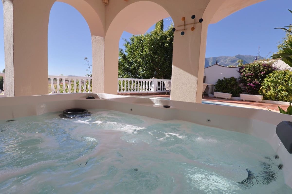 4 sypialnia Willa na sprzedaż w Mijas z basenem garażem - 869 000 € (Ref: 9475675)