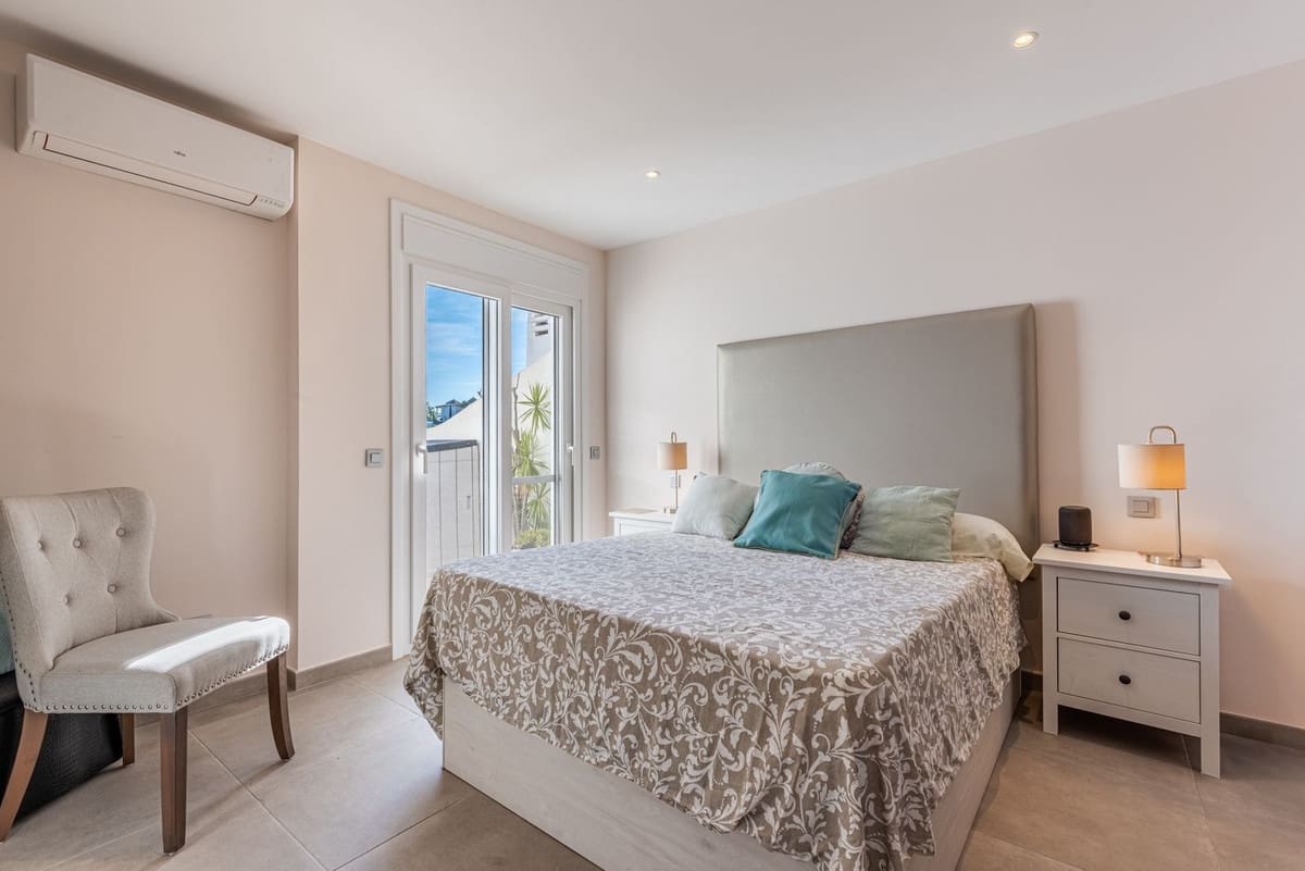 2 sovrum Takvåning till salu i Benahavis med pool garage - 549 000 € (Ref: 9476227)