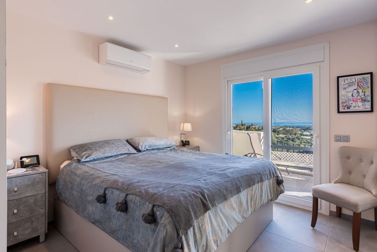 2 sovrum Takvåning till salu i Benahavis med pool garage - 549 000 € (Ref: 9476227)