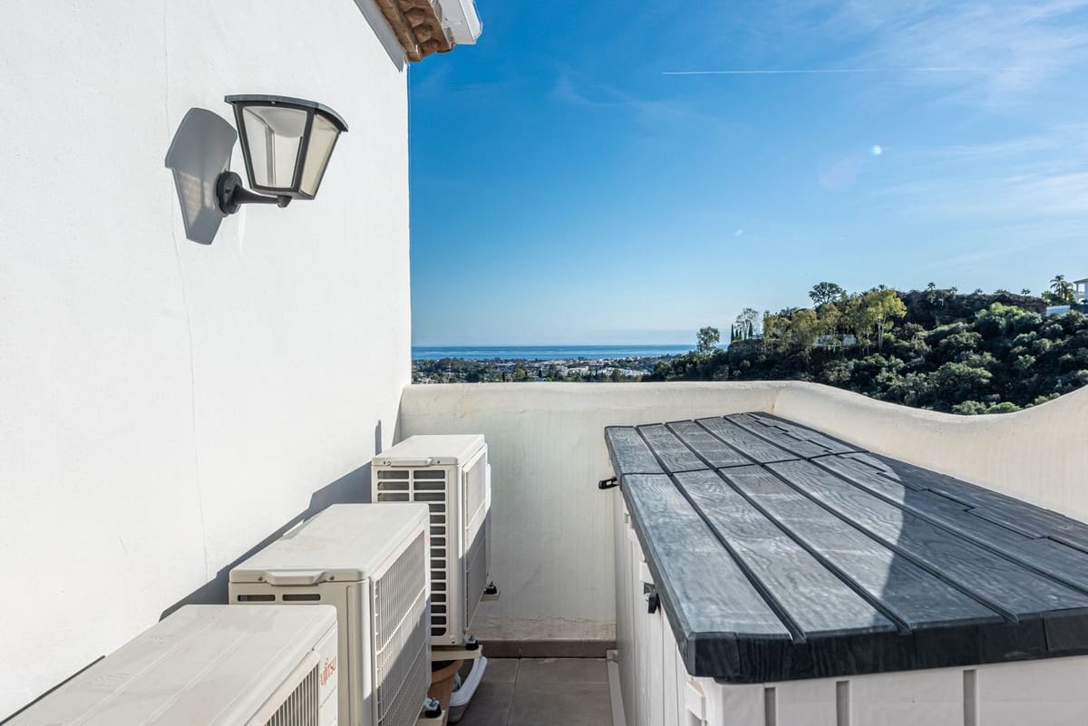 2 sovrum Takvåning till salu i Benahavis med pool garage - 549 000 € (Ref: 9476227)