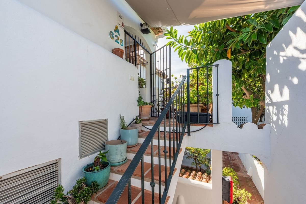 2 sovrum Takvåning till salu i Benahavis med pool garage - 549 000 € (Ref: 9476227)