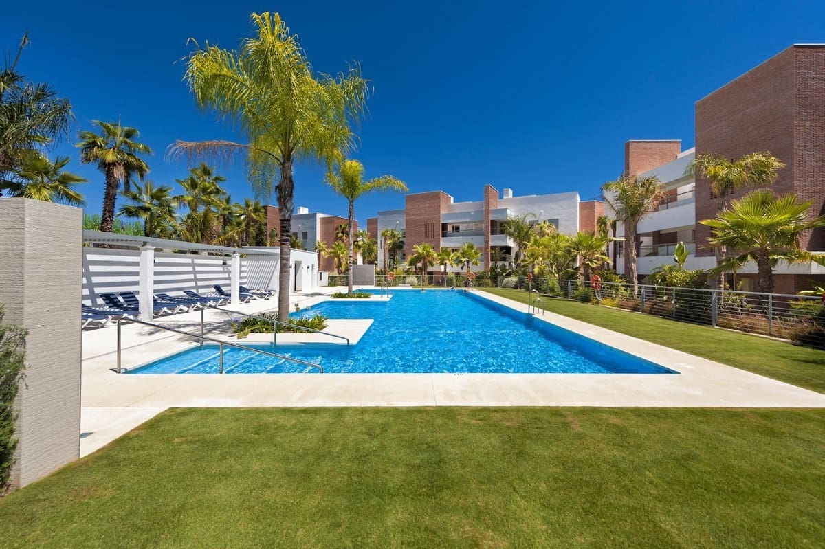 3 bedroom Apartment for sale in Los Arqueros with pool garage - € 750,000 (Ref: 9476228)