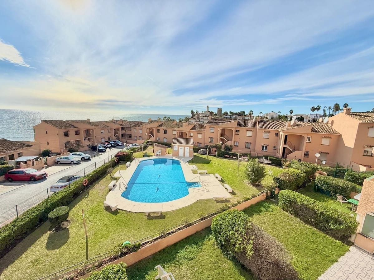 2 bedroom Penthouse for sale in Mijas Costa with pool - € 319,000 (Ref: 9480890)