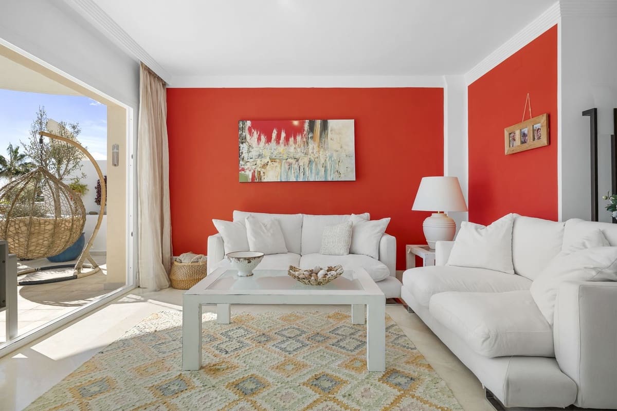 2 soverom Leilighet til salgs i Buenas Noches med svømmebasseng garasje - € 585 000 (Ref: 9487247)