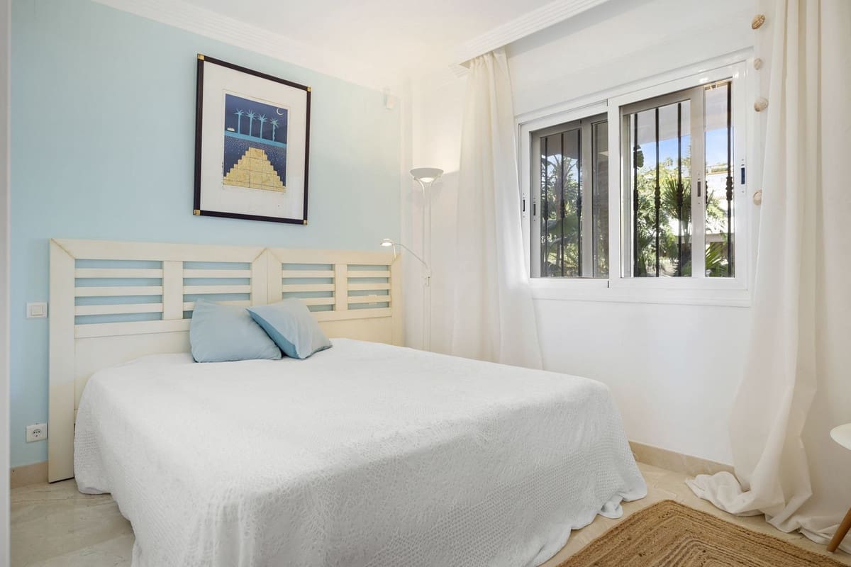 2 soverom Leilighet til salgs i Buenas Noches med svømmebasseng garasje - € 585 000 (Ref: 9487247)