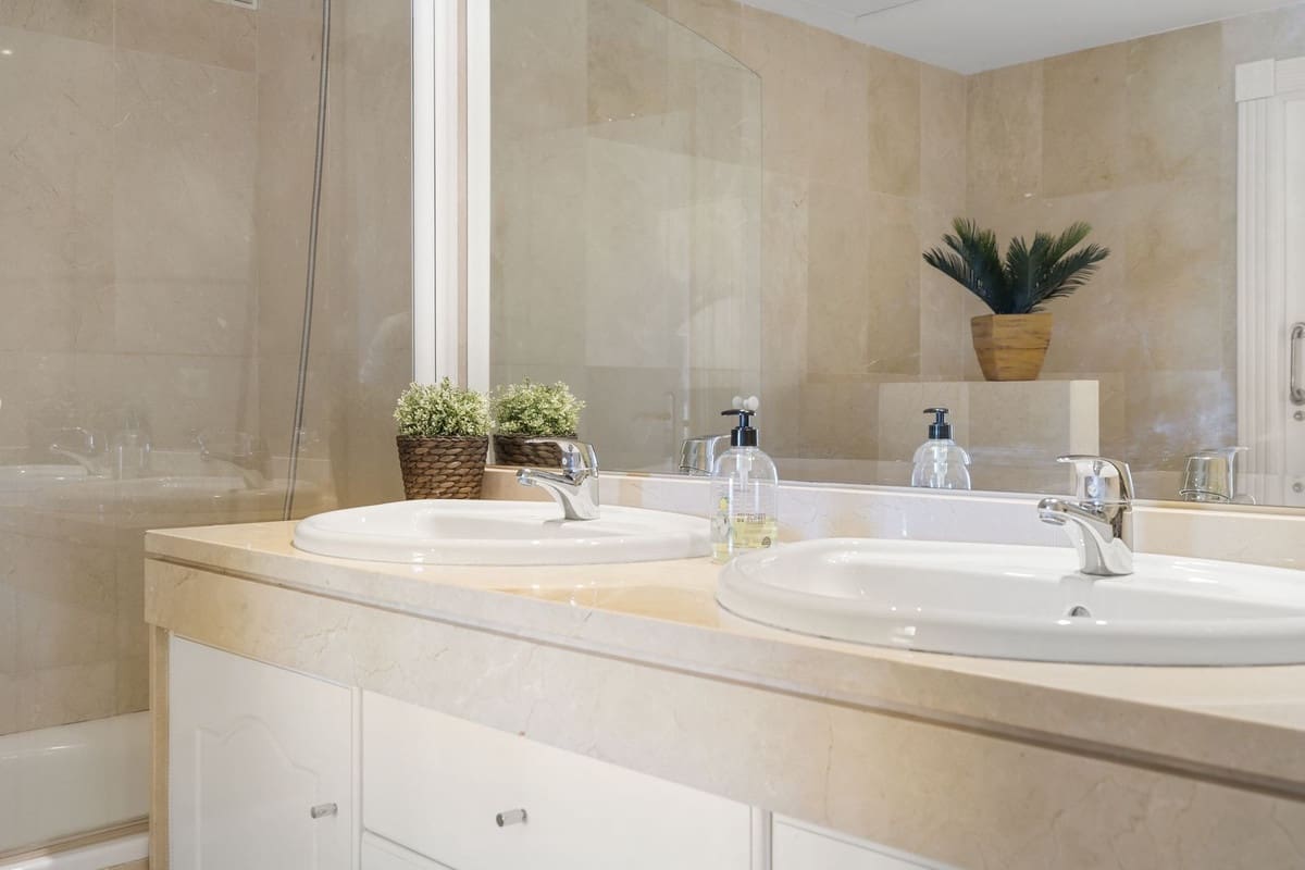 2 soveværelse Lejlighed til salg i Buenas Noches med swimmingpool garage - € 585.000 (Ref: 9487247)