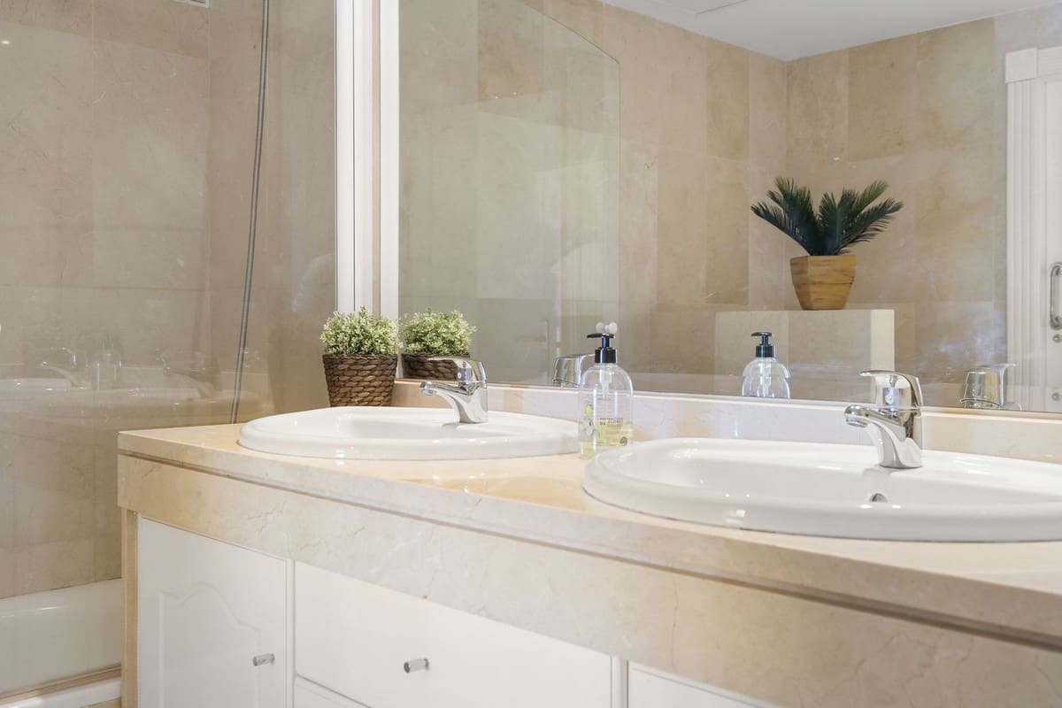 2 bedroom Apartment for sale in Buenas Noches with pool garage - € 550,000 (Ref: 9487247)