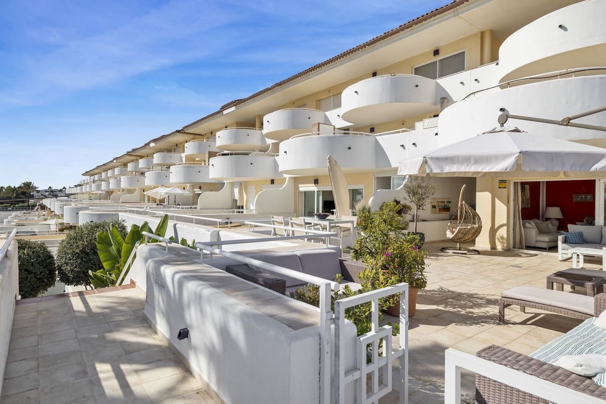 2 bedroom Apartment for sale in Buenas Noches with pool garage - € 550,000 (Ref: 9487247)