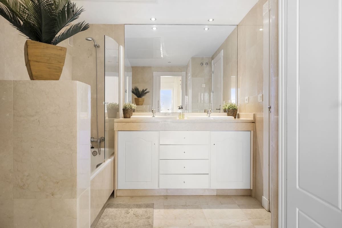 2 makuuhuone Huoneisto myytävänä paikassa Buenas Noches mukana uima-altaan 
autotalli - 550 000 € (Ref: 9487247)