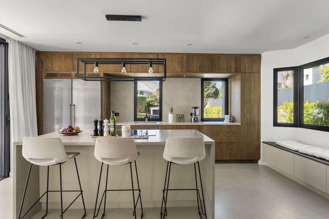 4 slaapkamer Villa te koop in Nueva Andalucia, Marbella met zwembad garage - € 2.650.000 (Ref: 9490923)