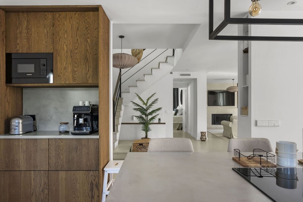 4 soverom Villa til salgs i Nueva Andalucia med svømmebasseng garasje - € 2 650 000 (Ref: 9490923)