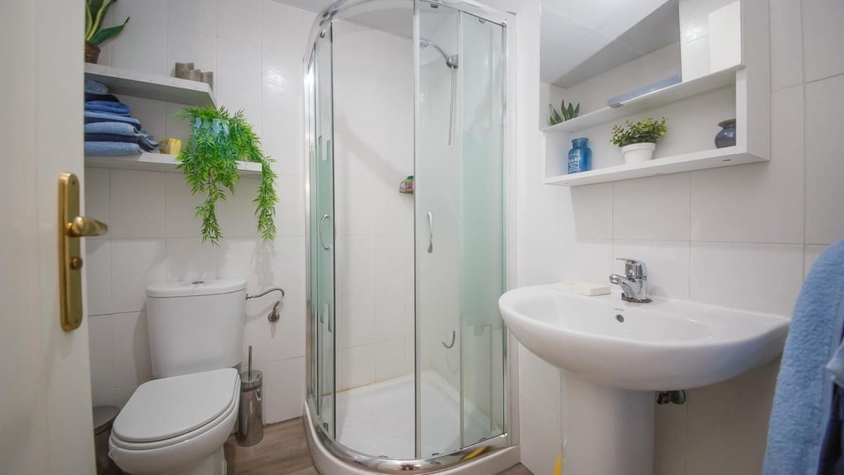 2 bedroom Apartment for sale in La Duquesa / Puerto de la Duquesa with pool garage - € 225,000 (Ref: 9500665)