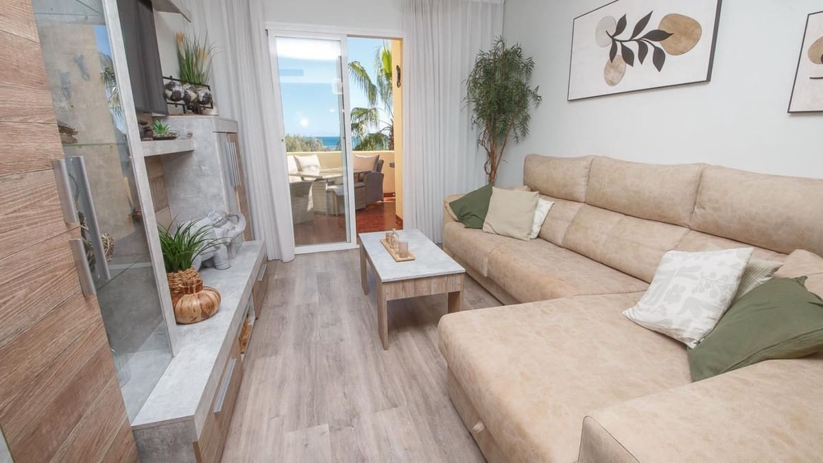 2 bedroom Apartment for sale in La Duquesa / Puerto de la Duquesa with pool garage - € 225,000 (Ref: 9500665)