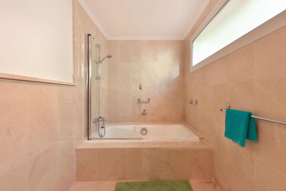 3 sypialnia Willa na sprzedaż w Calahonda z basenem garażem - 999 000 € (Ref: 9506756)