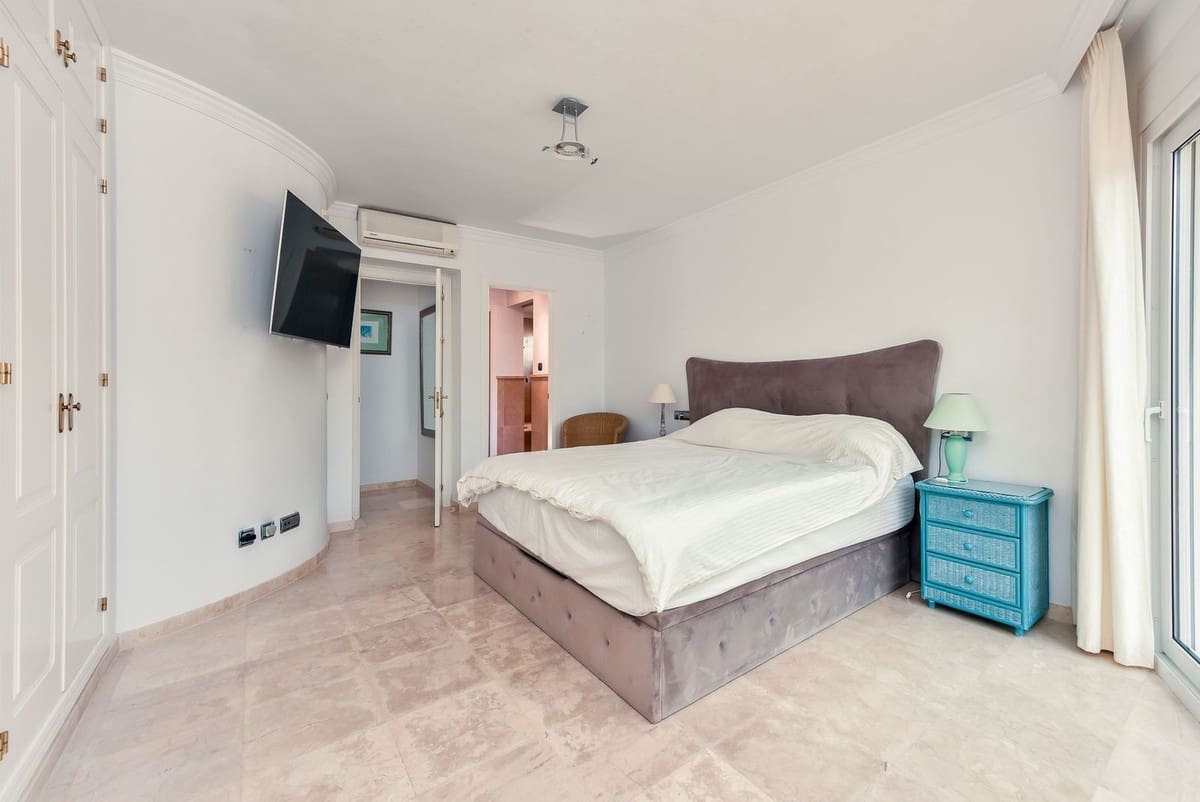 3 sypialnia Willa na sprzedaż w Calahonda z basenem garażem - 999 000 € (Ref: 9506756)