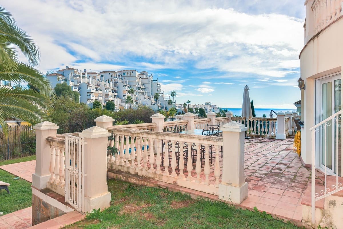 3 sypialnia Willa na sprzedaż w Calahonda z basenem garażem - 999 000 € (Ref: 9506756)