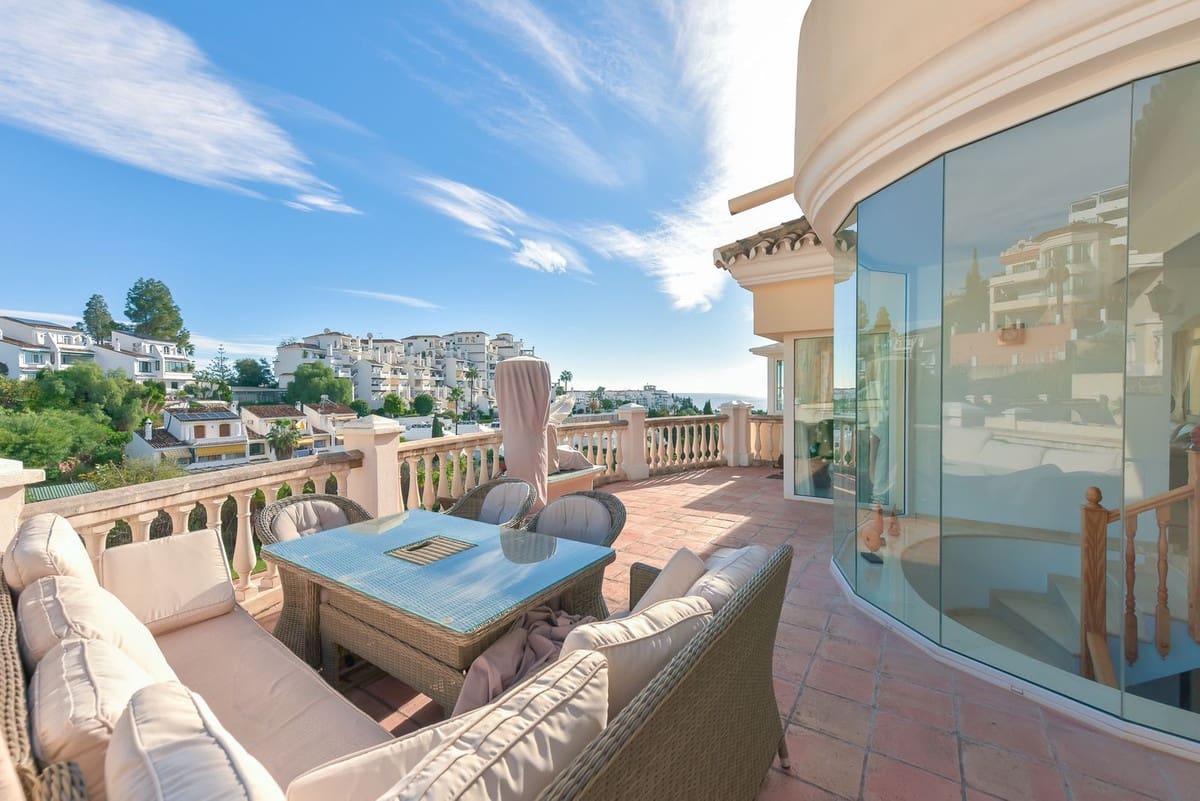 3 sypialnia Willa na sprzedaż w Calahonda z basenem garażem - 999 000 € (Ref: 9506756)