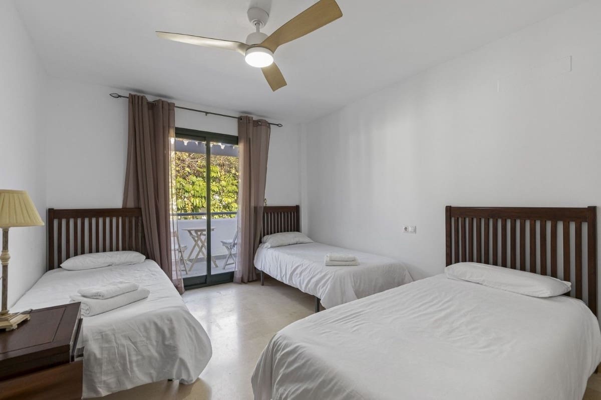 3 bedroom Semi-detached Villa for sale in La Duquesa / Puerto de la Duquesa with pool garage - € 540,000 (Ref: 9506757)