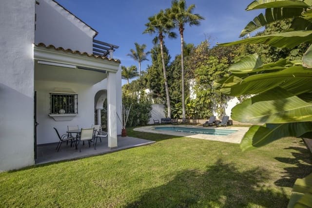 3 bedroom Semi-detached Villa for sale in La Duquesa / Puerto de la Duquesa, Manilva with pool garage - € 540,000 (Ref: 9506757)