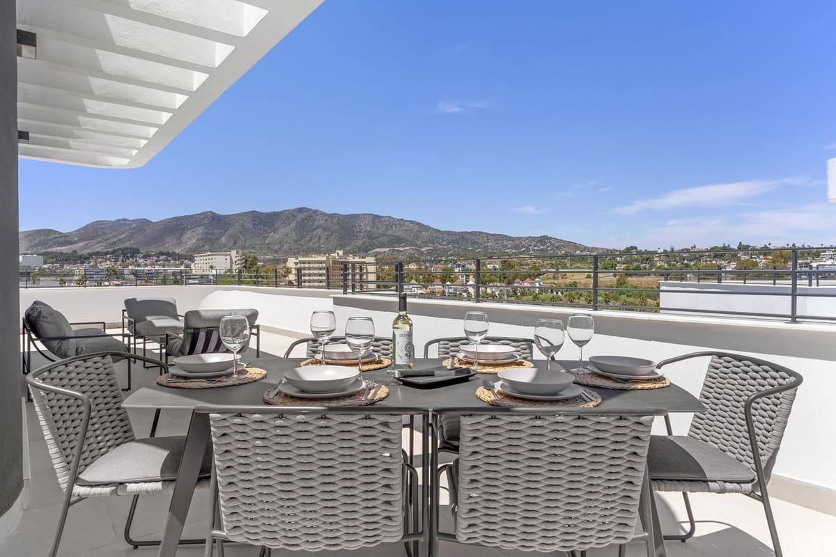 2 soveværelse Penthouse til salg i Torremolinos med swimmingpool garage - € 980.000 (Ref: 9506759)