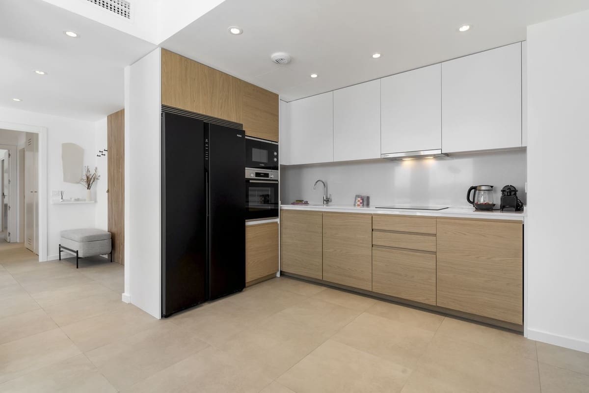 2 bedroom Penthouse for sale in Torremolinos with pool garage - € 945,000 (Ref: 9506759)