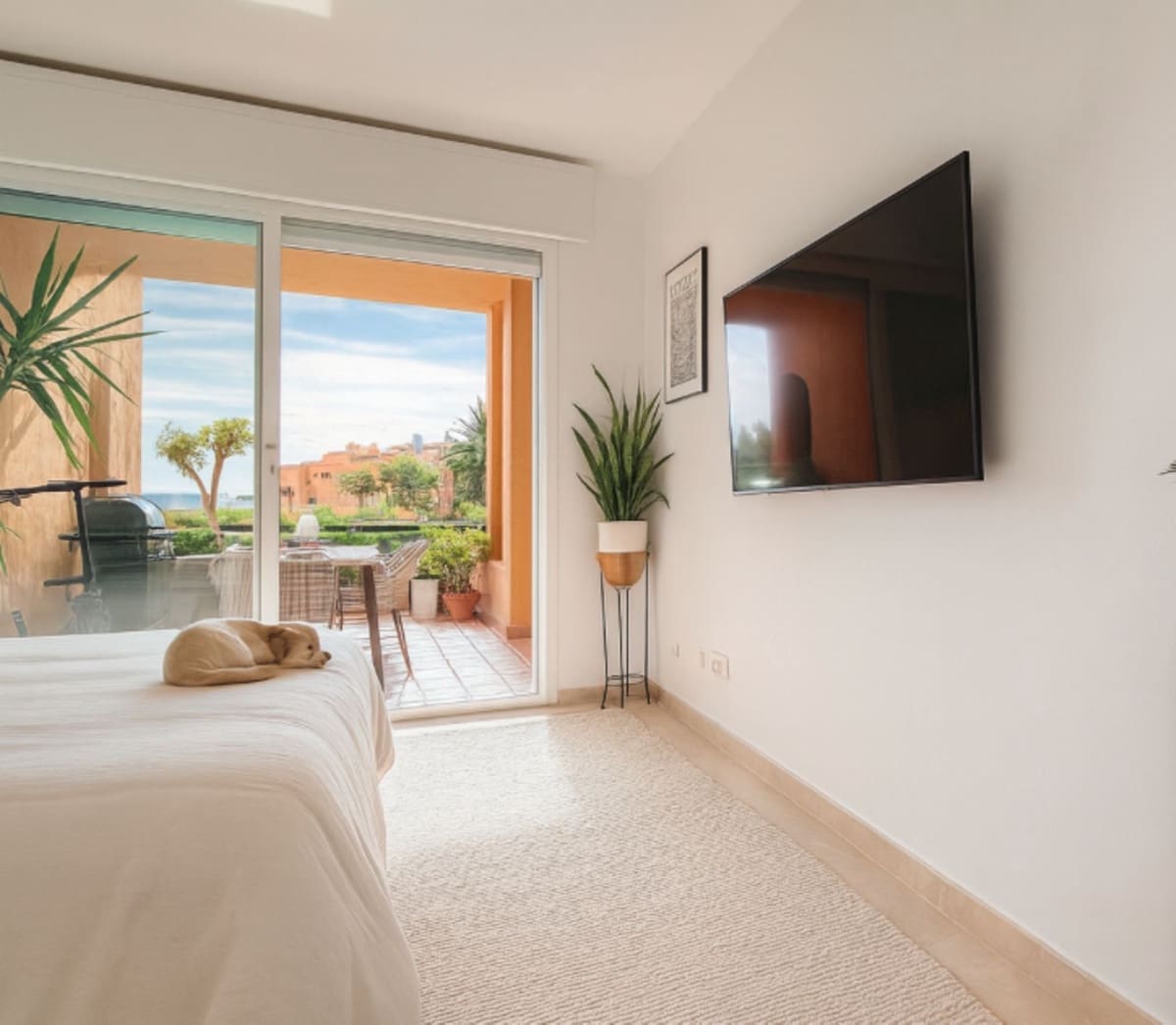 Apartamento de 3 habitaciones en La Duquesa / Puerto de la Duquesa en venta con piscina garaje - 595.000 € (Ref: 9510314)