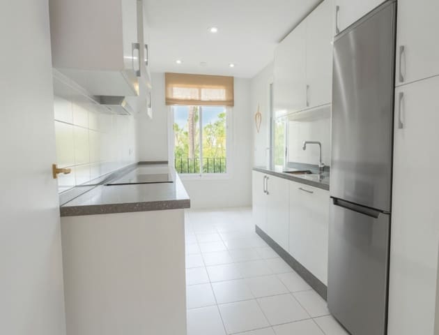 3 makuuhuone Huoneisto myytävänä paikassa La Duquesa / Puerto de la Duquesa, Manilva mukana uima-altaan 
autotalli - 595 000 € (Ref: 9510314)