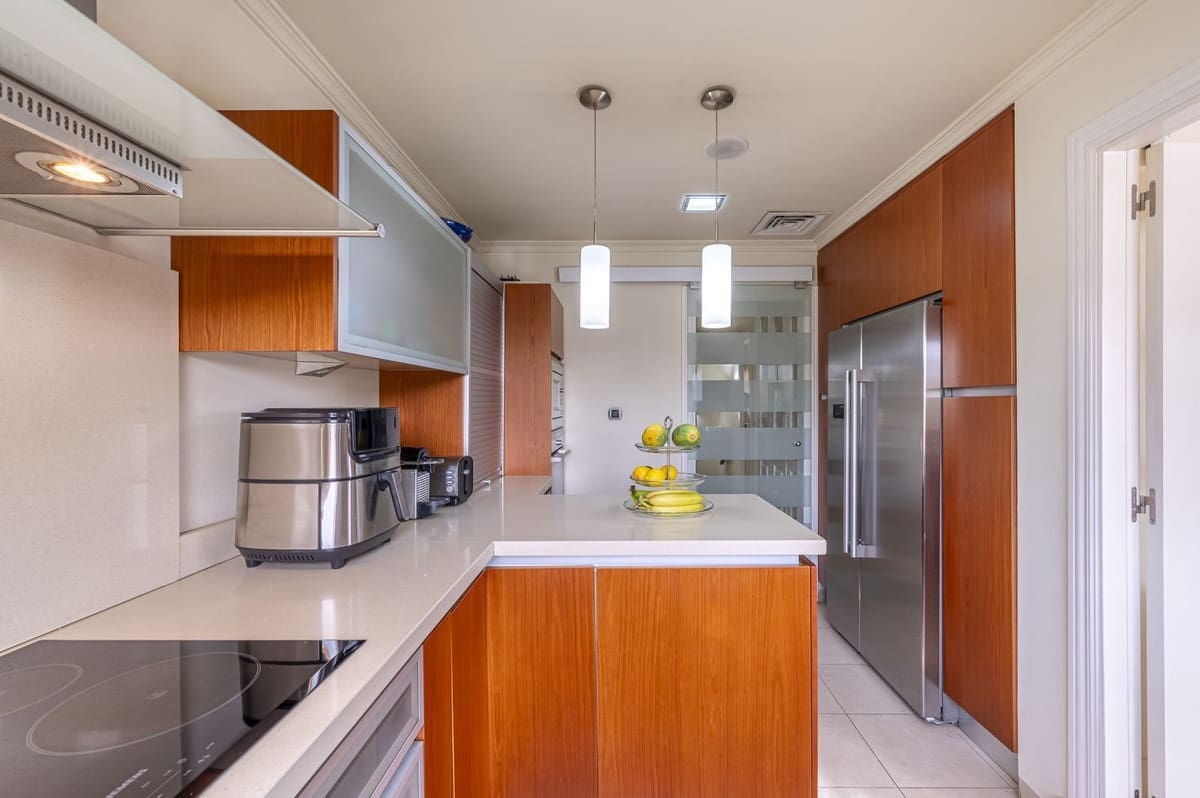 4 makuuhuone Omakotitalo myytävänä paikassa Golden Mile mukana uima-altaan 
autotalli - 1 425 000 € (Ref: 9511210)