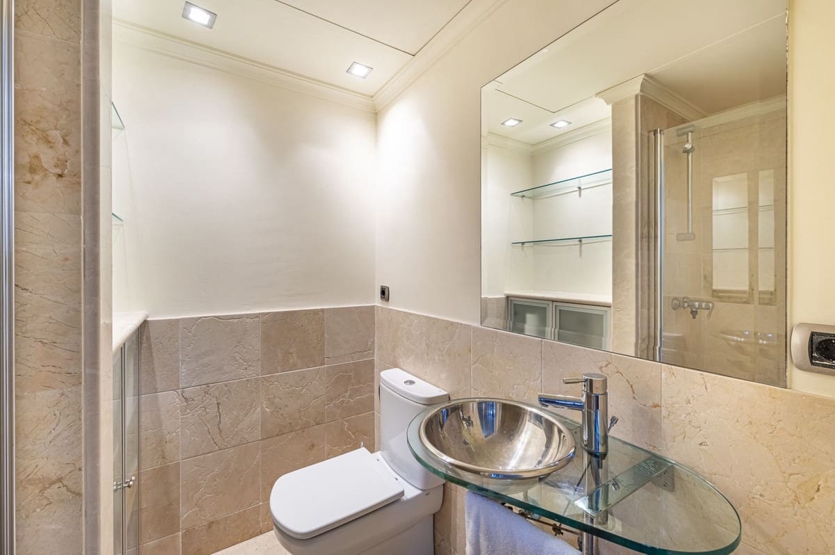 4 makuuhuone Omakotitalo myytävänä paikassa Golden Mile mukana uima-altaan 
autotalli - 1 425 000 € (Ref: 9511210)