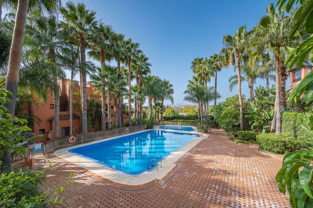 4 makuuhuone Omakotitalo myytävänä paikassa Golden Mile, Marbella mukana uima-altaan 
autotalli - 1 425 000 € (Ref: 9511210)