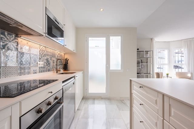 2 soveværelse Lejlighed til salg i Nueva Andalucia, Marbella med swimmingpool garage - € 499.000 (Ref: 9519352)