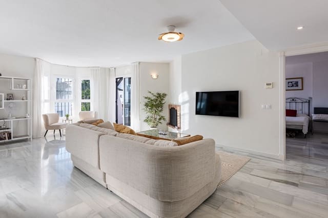 2 Zimmer Apartment zu verkaufen in Nueva Andalucia, Marbella mit Pool Garage - 499.000 € (Ref: 9519352)