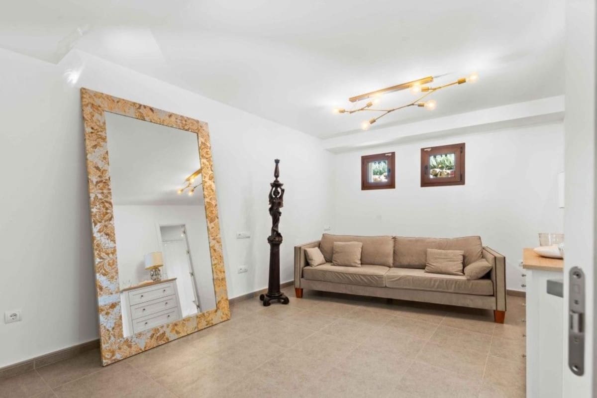 4 sypialnia Willa na sprzedaż w New Golden Mile z basenem garażem - 1 299 000 € (Ref: 9520959)