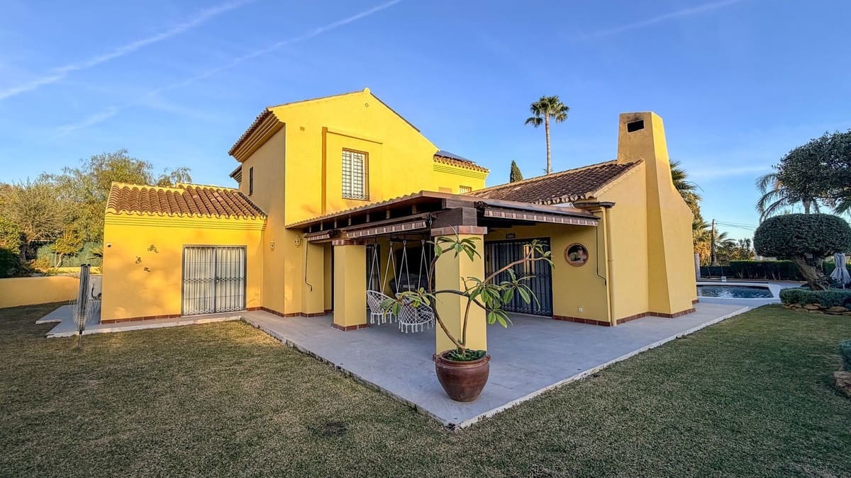 4 soveværelse Villa til salg i Mijas Golf med swimmingpool garage - € 1.285.000 (Ref: 9520960)