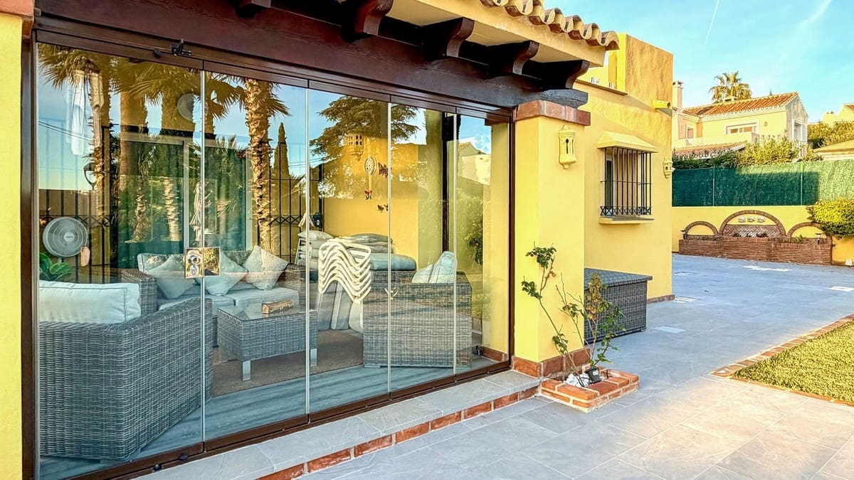 4 soveværelse Villa til salg i Mijas Golf med swimmingpool garage - € 1.285.000 (Ref: 9520960)