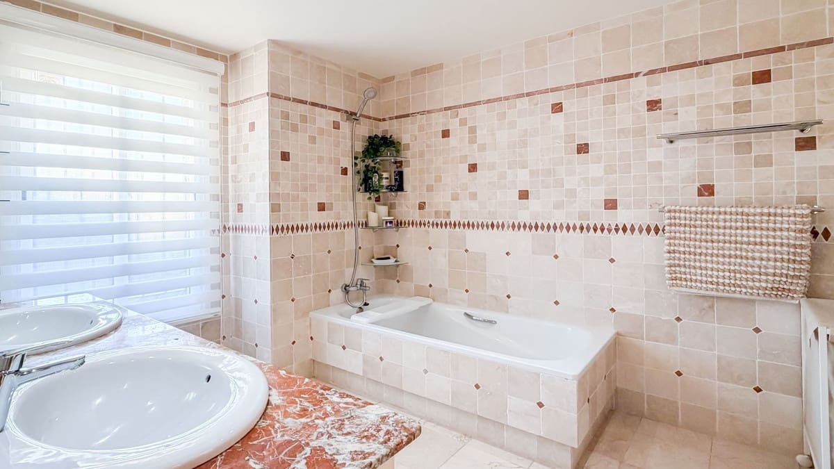 4 slaapkamer Villa te koop in Mijas Golf met zwembad garage - € 1.150.000 (Ref: 9520960)