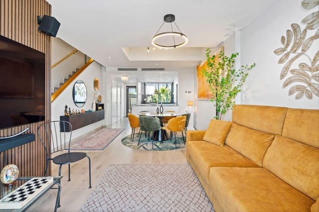 3 sypialnia Dom na sprzedaż w Fuengirola z basenem garażem - 899 000 € (Ref: 9520961)