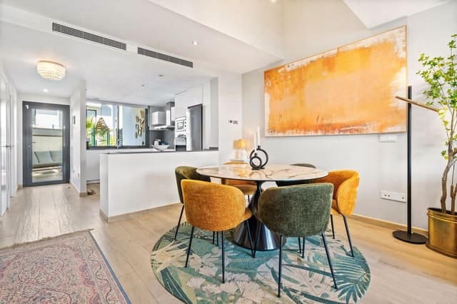 3 sypialnia Dom na sprzedaż w Fuengirola z basenem garażem - 899 000 € (Ref: 9520961)