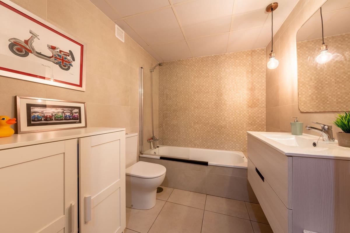 3 slaapkamer Appartement te koop in Nueva Andalucia met zwembad garage - € 439.000 (Ref: 9521660)