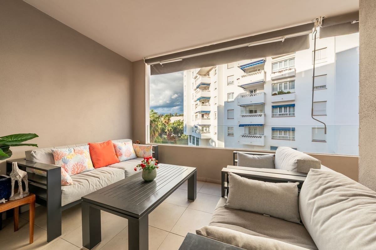 3 slaapkamer Appartement te koop in Nueva Andalucia met zwembad garage - € 439.000 (Ref: 9521660)