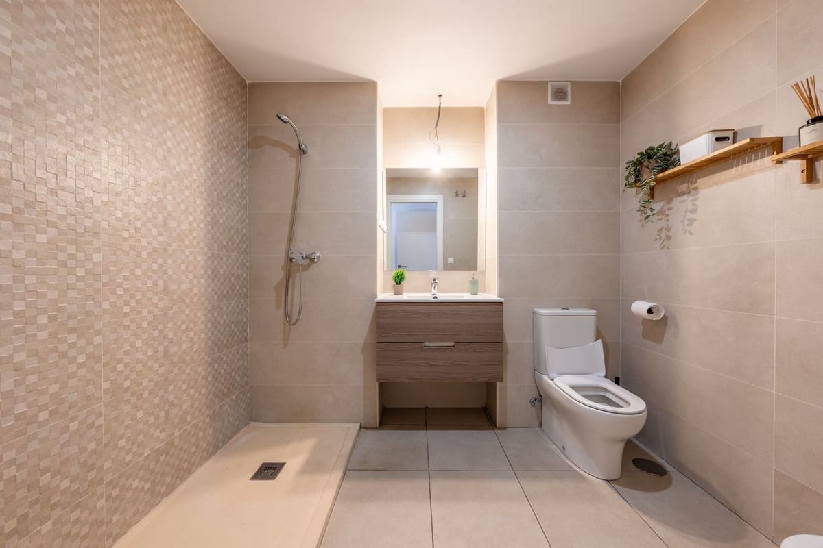 3 slaapkamer Appartement te koop in Nueva Andalucia met zwembad garage - € 439.000 (Ref: 9521660)