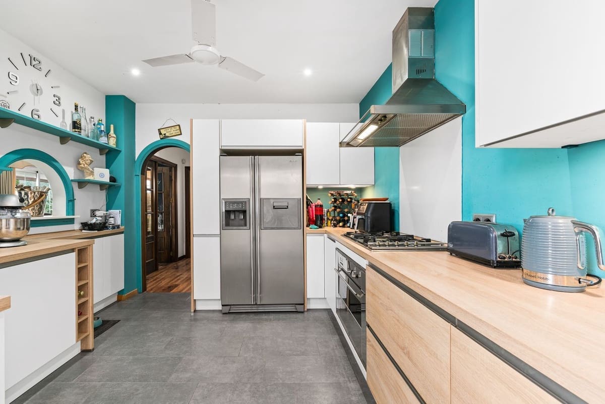 4 bedroom Villa for sale in Mijas Costa with pool garage - € 760,000 (Ref: 9521952)